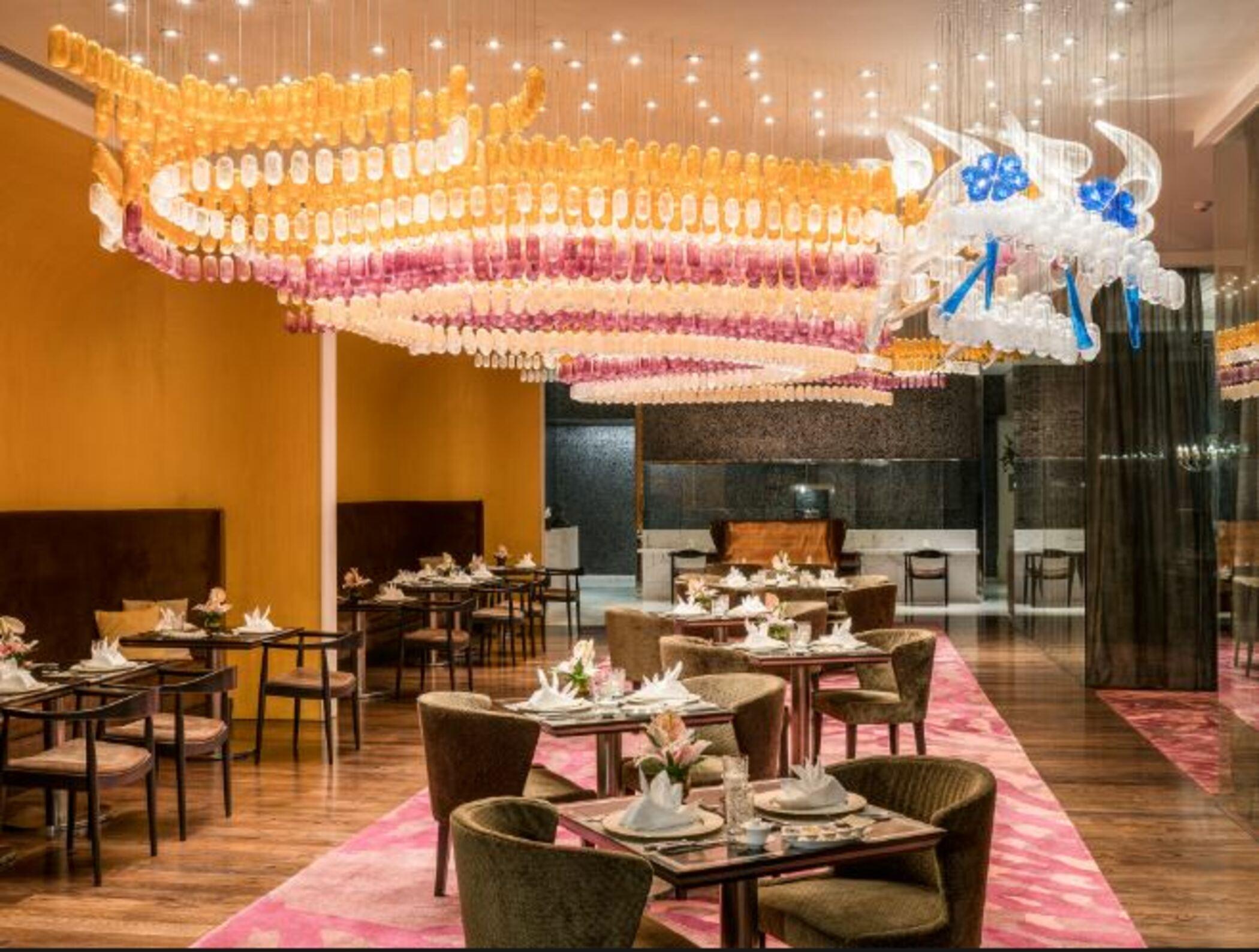 Taj Lands End Hotel Mumbai Kültér fotó The restaurant