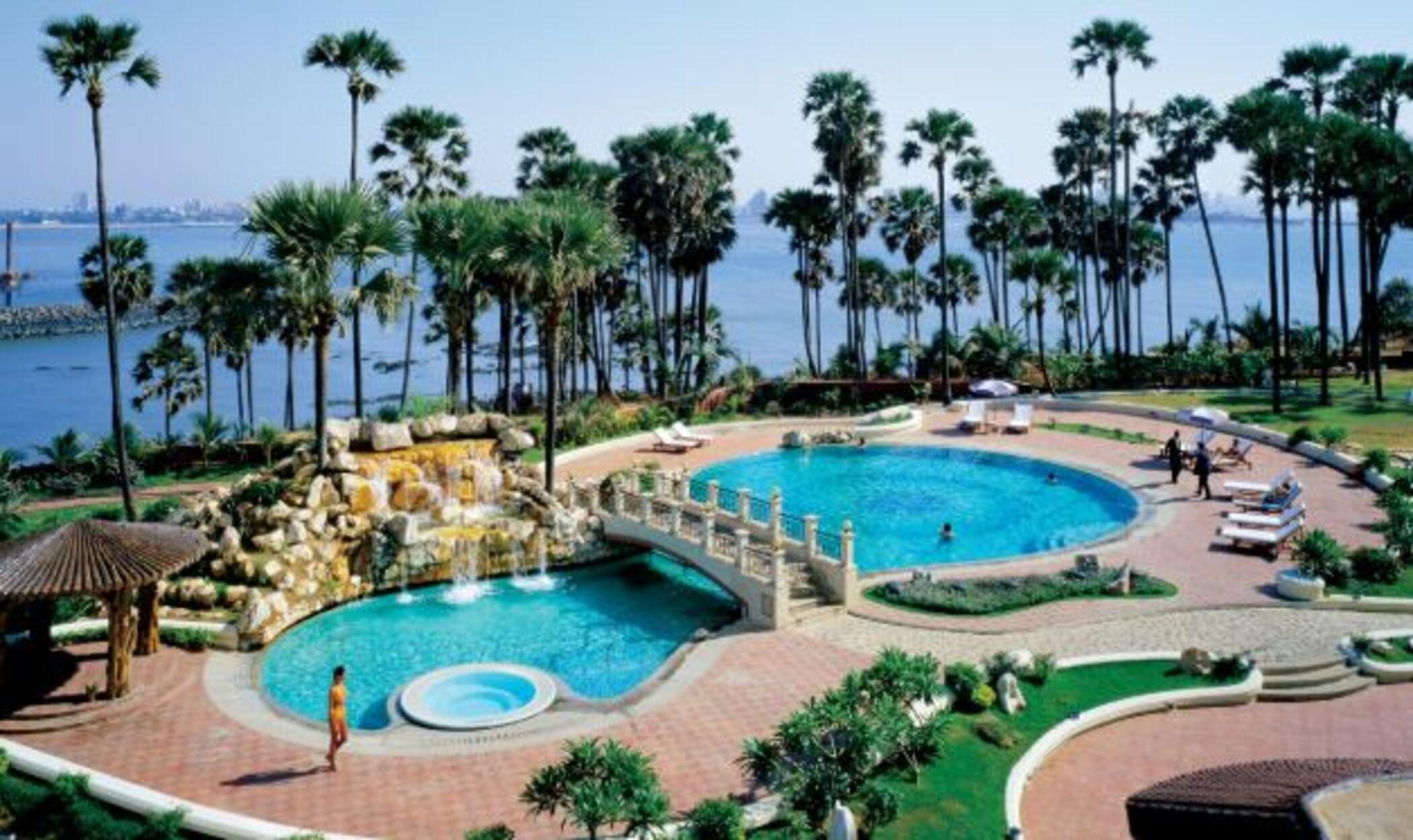 Taj Lands End Hotel Mumbai Létesítmények fotó The pool at the Taj Bengal
