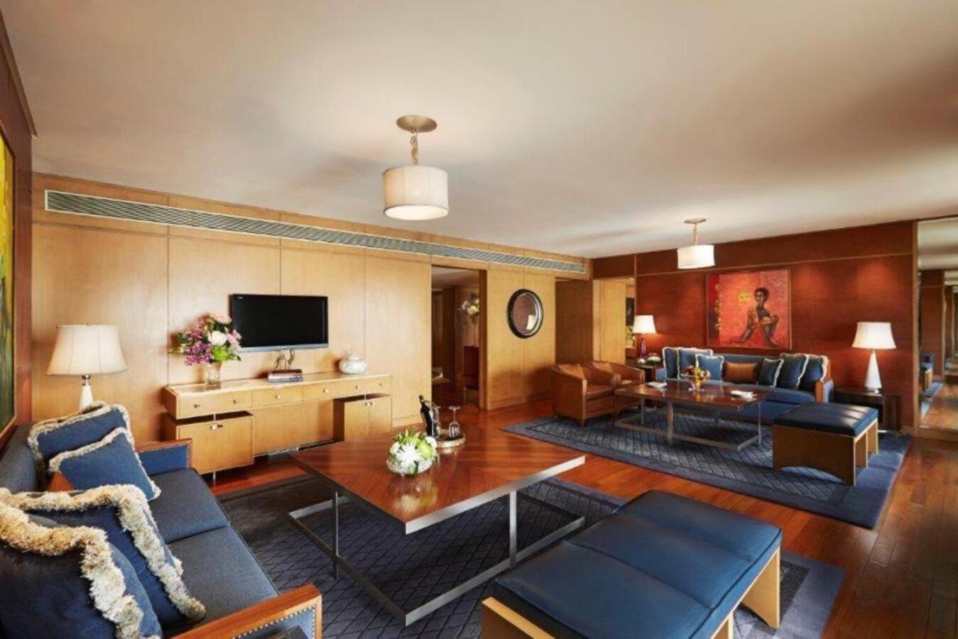 Taj Lands End Hotel Mumbai Kültér fotó A suite at the Mandarin Oriental, New York
