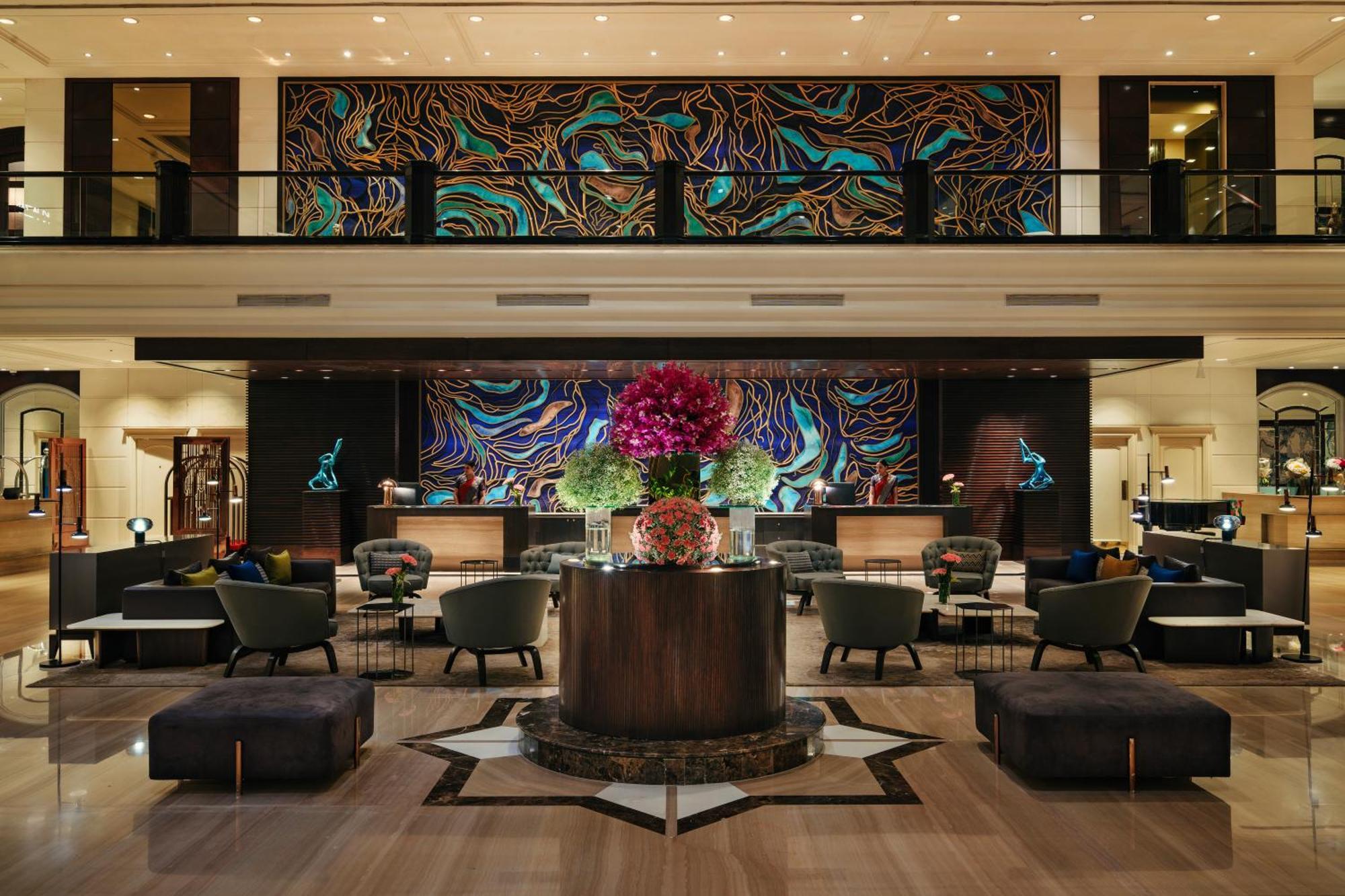 Taj Lands End Hotel Mumbai Kültér fotó The lobby of the hotel